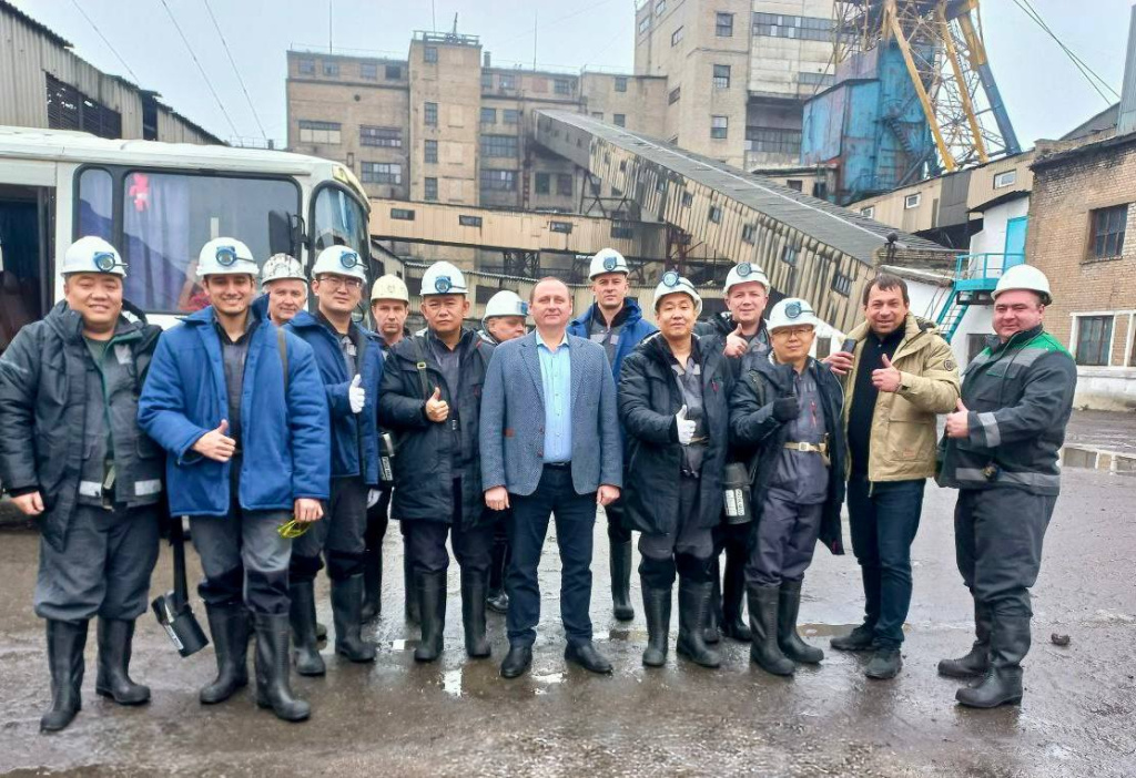 Китайская делегация, шахта "Белореченская", ЛНР Китайская делегация, шахта "Белореченская", ЛНР
